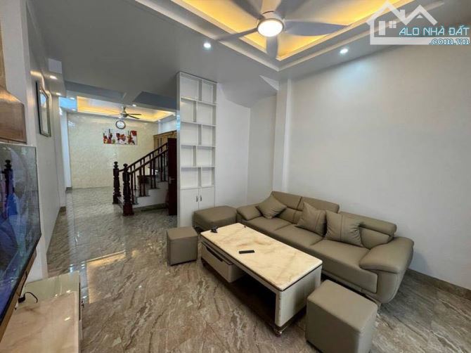 Bán Gấp Nhà Phố Gia Thượng Long Biên 45m2 4 Tầng, Ô Tô Gần Nhà, Ngõ Nông 7.X Tỷ - 2