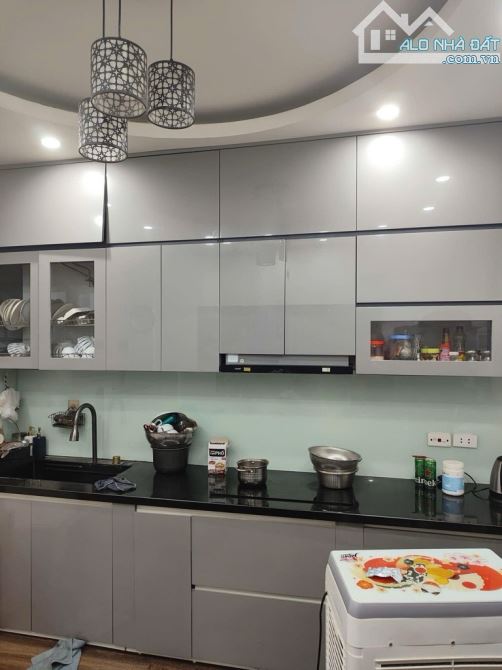 Vị trí: nhà phố Mễ Trì Hạ, ngõ rộng ba gác tránh xe máy, vài chục mét ra chợ, trường học - 2