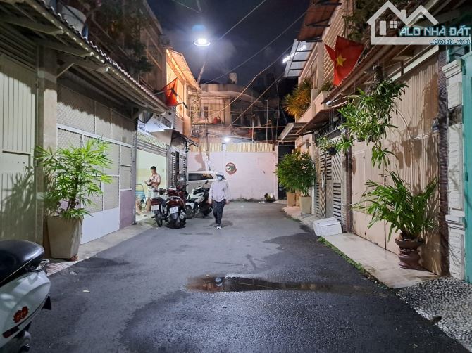 Hẻm xe hơi 5m, CMT8, Quận 10, 3 phòng ngủ vệ sinh riêng, 4x14m vuông đẹp - 2