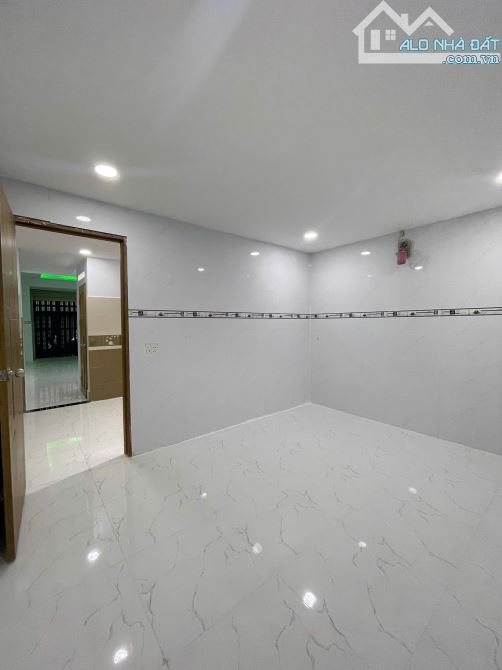 BÁN NHÀ ĐẸP CẠNH LÊ VĂN QUỚ.I - NGÃ TƯ 4 XÃ - HẺM XE HƠI - ( 4X15M ) - 2