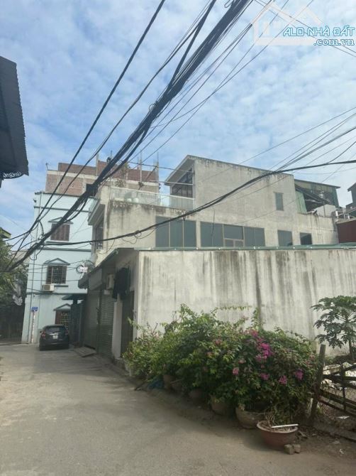 BÁN NHÀ 3 TẦNG -  NGÕ 253 NGUYỄN VĂN LINH - Ô TÔ TRÁNH - 98M2 -  16,3 TỶ - 2