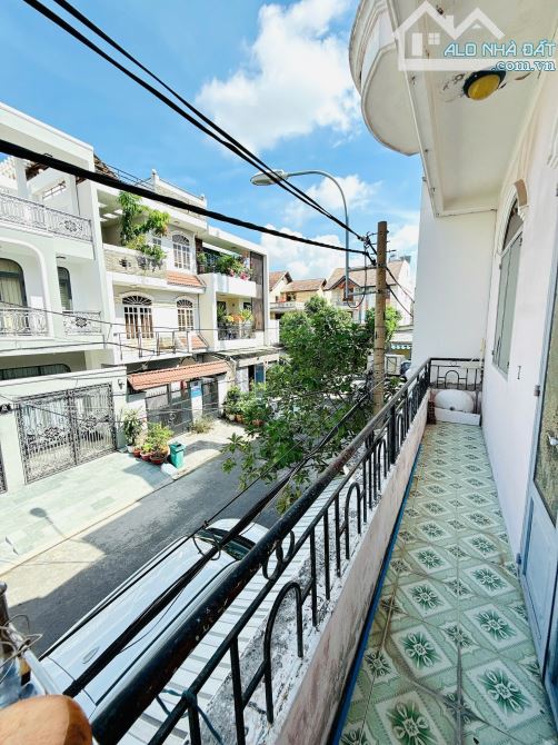 Bán nhà ngang 10m, MT đường số KDC Bình Hưng - 2