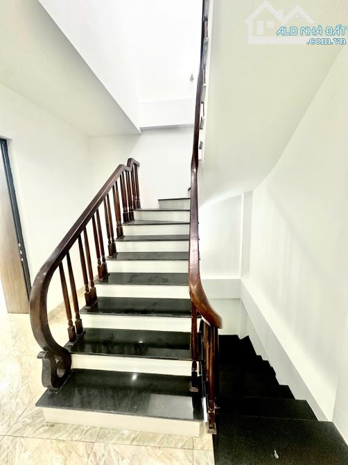 Bán nhà văn phú hà đông lô góc ô tô tránh đỗ gần nhà DT35m2 giá nhỉnh 7 tỷ - 2