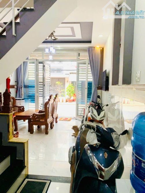 NHÀ BÁN HẺM XE TẢI -SỔ ĐẸP-PHÁP LÝ CHUẨN -NHĨNH 4 TỶ - 2