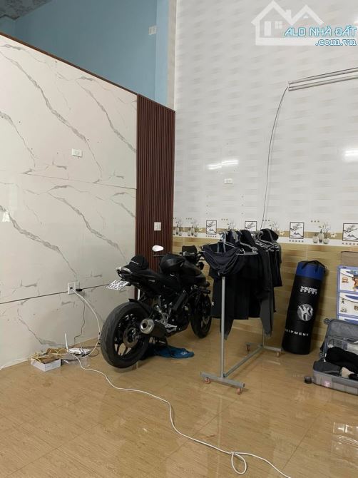 Bán gấp Nhà Siêu Rộng 4.5x27- 140m2 - HXH- Ngay Emart - Gò Vấp - 7.6 tỷ - 2