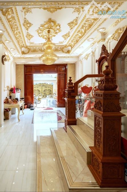 SIÊU PHẨM BIỆT THỰ DÁT VÀNG - NỘI THẤT CHÂU ÂU XỊN XÒ - NGANG 5.3M NỞ HẬU 9M  DT 150M - 2 - 2