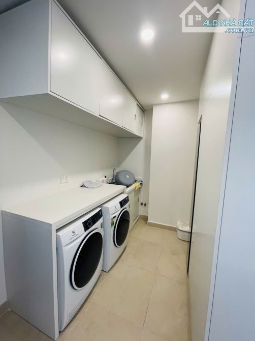 VIP QUẬN 1- MT HIẾM BÁN- NGUYỄN VĂN NGUYỄN- 42m2 (4x10)- 5 TẦNG- CHỈ 1x TỶ TL - 2