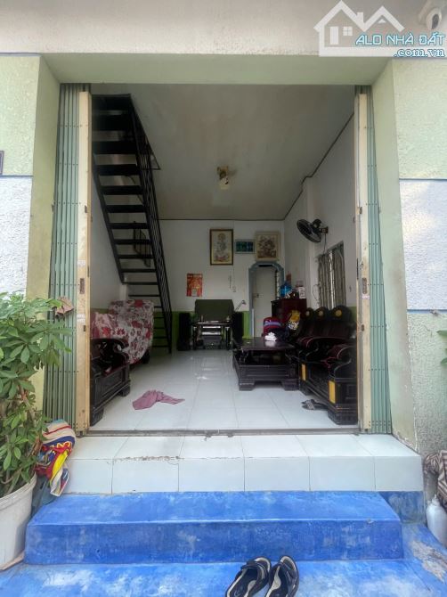 Bán căn nhà 1 trệt 1 lầu Vạn Thắng. Dt28m2. Dtsdt 56m2 gồm 2PN.ĐƯỜNG 3M GIÁ 1TY8 T/LƯỢNG - 2