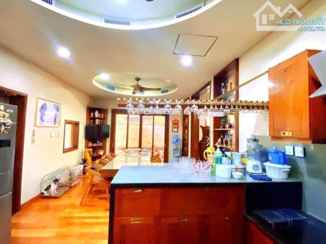 Bán biệt thự KĐT Thành Phố Giao Lưu: DT 190M2, MT 12M,Vị trí đẹp, gần Hồ, Gía 58.5 Tỷ - 2