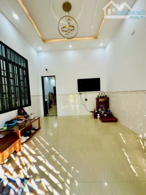 Bán Nhà Cấp 4 Đẹp Sổ Riêng gần Khu Dân Cư Tân Phong, Trường THCS Tân Phong - 2