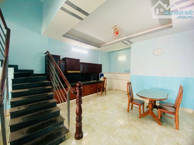 Nhà trung tâm hành chính Dĩ An, phường Dĩ An, thành phố Dĩ An. - 2