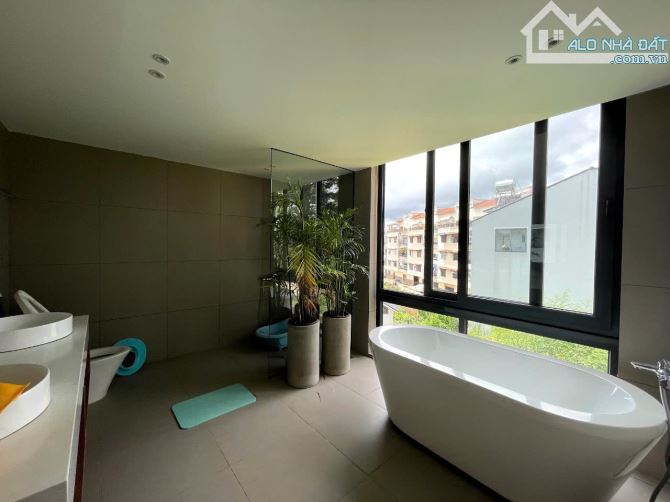 Hạ 7 tỷ từ 25 nay chỉ còn 18 tỷ cho căn villa view siêu đẹp đường oto tại p10 đà Lạt - 2