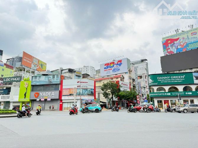 CHO THUÊ NHÀ MẶT TIỀN 290 Ý TỰ TRỌNG, NGÃ SÁU PHÙ ĐỔNG, BẾN THÀNH, QUẬN 1 - 2