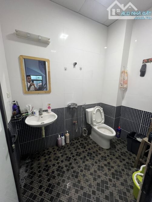 Chốt ngay, Chính chủ bán nhà Trung Kính, Cầu Giấy, 3PN, Full nội thất, giá 20.8 tỷ - 2
