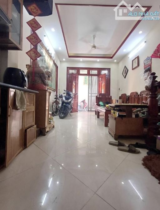 Hoàng Mai, Đền Lừ- GẦN OTO, Ở NGAY- 33m2- 5.91 tỷ - 2