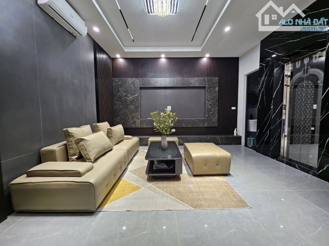 THANG MÁY, NGÕ THOÁNG RỘNG , BA GÁC ĐỖ CỬA , KHƯƠNG ĐÌNH THANH XUÂN , 38M2 6TẦNG MT4.5M . - 2