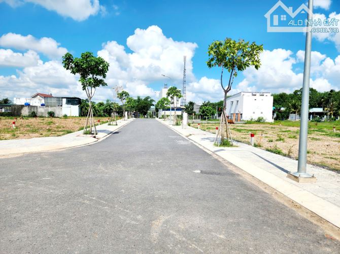 Cần bán khu đất 2 mặt tiền, 80,7m2 thổ cư, Tân Phú Trung, Củ Chi, SHR, 1 tỷ 452 - 2