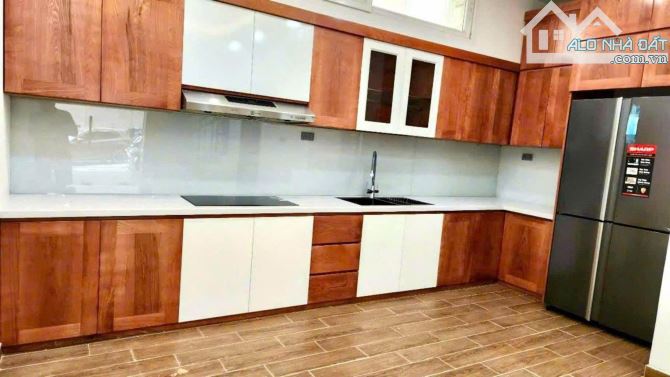 Bán nhà Hàng Bông, 33m2, 6 tầng, mặt tiền 8m, 18.8 tỷ, ngõ rộng, phù hợp làm homestay - 2