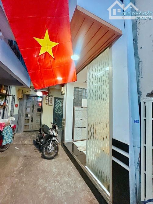 ✨ Chỉ 3,8 TỶ/ NHÀ 3 TẦNG SIÊU ĐẸP sát trung tâm QUẬN 1, FULL NỘI THẤT, DT: 22M2 (3M x 8M) - 2