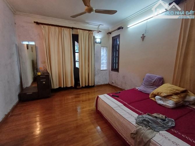 Bán nhà Võ Thị Sáu: hơn 16 tỷ, 70m2. Khu phân lô, lô góc - 1