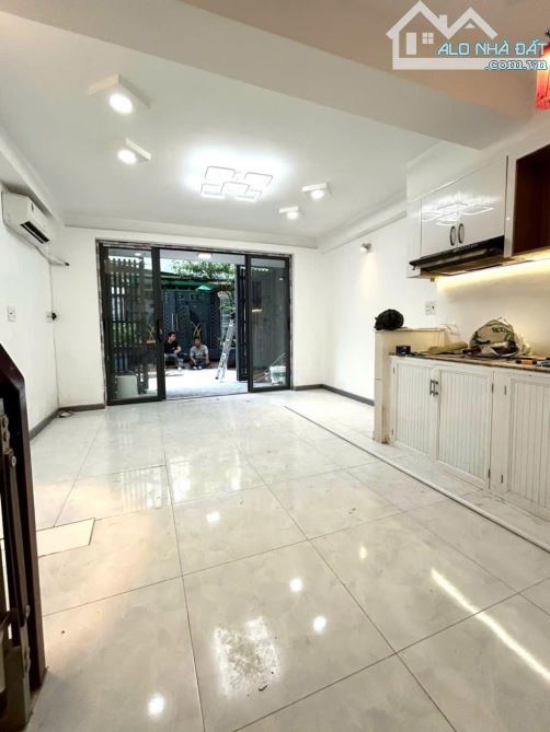 NHÀ ĐẸP 2 TẦNG - DT: 32M2- HUỲNH TẤN PHÁT- PHÚ THUẬN - QUẬN 7- GIÁ 3.950 TỶ - 2