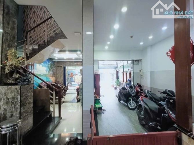 NGỘP BANK BIỆT THỰ mặt tiền gần cầu Phú Mỹ Ngang gần 8m Gấp bán - 2