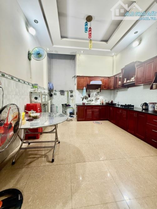 Nhà 3 tầng đường Nguyễn Ảnh Thủ, dt 53.1/64m2 (4x16) Đường Ôtô 6m thông. 💰5.68Tỷ - 2