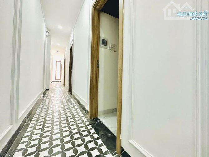 BÁN NHÀ CHDV Siêu Vip Bùi Xương Trạch 9 tầng TM , lô góc, dt 154m2, mt 20m, 36 tỷ - 2