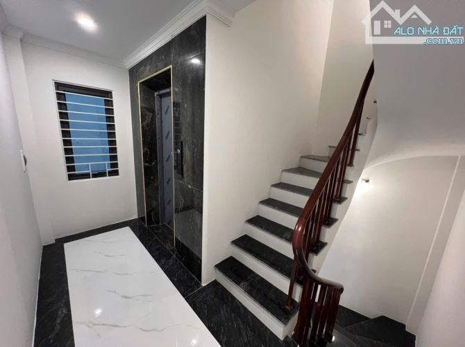 💶💶💶chính chủ gửi bán nhà 6 tầng x 52m2 tại ngõ 68/137 đường nguyễn văn linh, tổ 15 thạc - 2