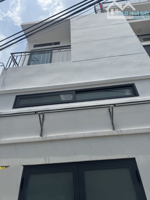 CHỈ 2.X TỶ - NHÀ 3 TẦNG - NGAY GÒ DẦU - TÂN PHÚ - SÁT MẶT TIỀN - HẺM 3,5M - 2 PN - 2