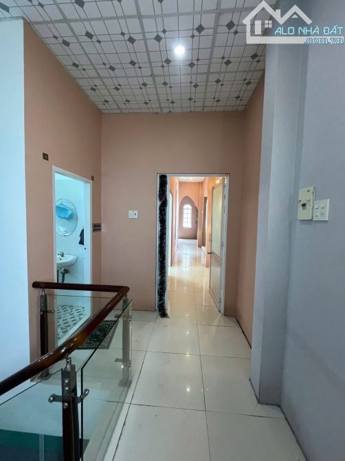 Cho thue MT Nguyễn Văn Cừ NGANG TRÊN 5m Gần ĐH Y Dược CT Giá Chỉ 25tr 1T1L - 2
