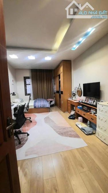 PHỐ PHÙNG HƯNG 41M - 6 TẦNG - MT 4M - 2