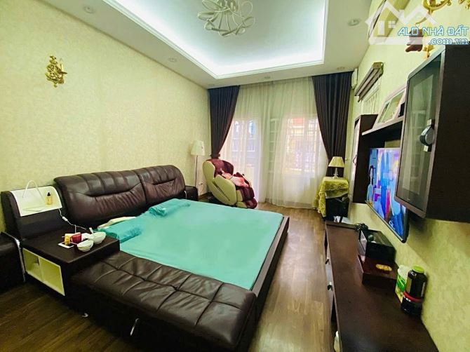 Nhà đẹp Trương Định 82m2, 4 tầng, 6 phòng ngủ, mt 6.6m, ôtô vào nhà, chỉ 15m ra phố 14.5 ỷ - 2