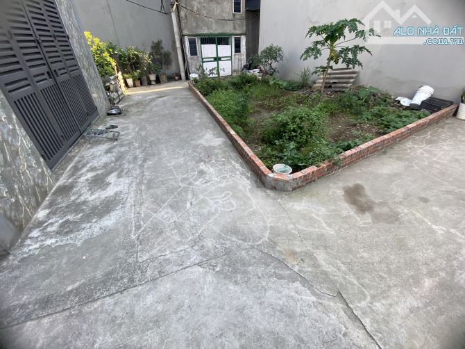LÔ GÓC ĐÔNG HỘI 3 MẶT THOÁNG gần 50m2 sát nhà văn hoá bãi đỗ xe ngày đêm - 2