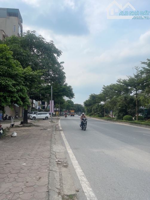 BÁN ĐẤT TẠNG NHÀ CẤP 4 PHỐ LÊ TRỌNG TẤN_PHÂN LÔ MẶT PHỐ_VIEW VƯỜN HOA_ĐỐI DIỆN PARKCITY50M - 2