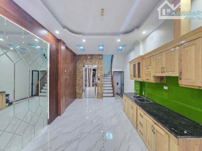 - Bán nhà đường Hồ Tùng Mậu, sát phố, nội thất xịn sò, 35m2, 7.6 tỷ. - 2
