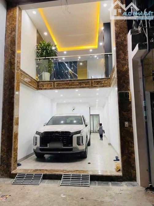 - Bán nhà đường Hồ Tùng Mậu, sát phố, nội thất xịn sò, 37m2, 8 tỷ. - 2