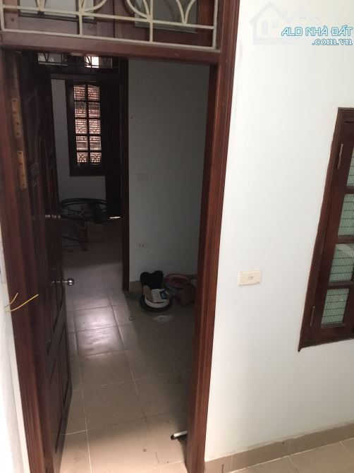Cho thuê nhà 45m x 5 tầng Hoàng Quốc Việt Cầu Giấy. 15tr/ tháng. - 2