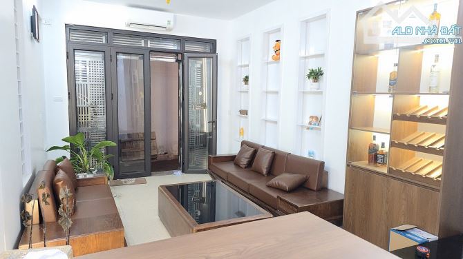 Độc lạ hiếm có, vị trí siêu tiện ích khu vực Mỹ Đình. DT42m2x4T mặt tiền 4m. Giá chỉ 8,9tỷ - 2
