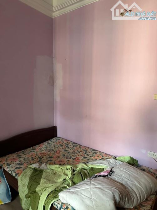 Cho thuê nhà ngõ oto Chùa liên Phái - HBT - DT 40m - 3 tầng - Giá 8,5tr - 2