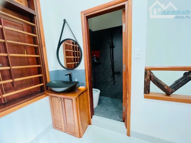 BÁN NHÀ MẶT TIỀN KINH DOANH TRẦN NHẬT DUẬT NGAY BUÔN Ạ CÔ THÔN - 24