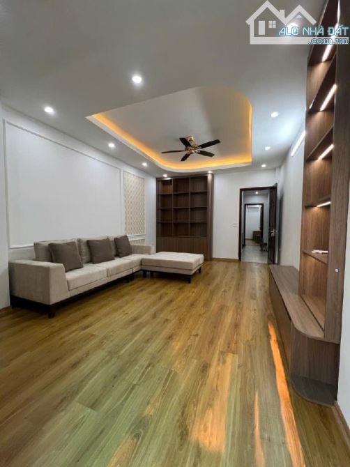 LK KĐT VĂN QUÁN - CHỦ SỬA CHỮA TÂM HUYẾT - RẺ NHẤT KHU - KINH DOANH ĐƯỢC - VỊ TRÍ ĐẸP - 3