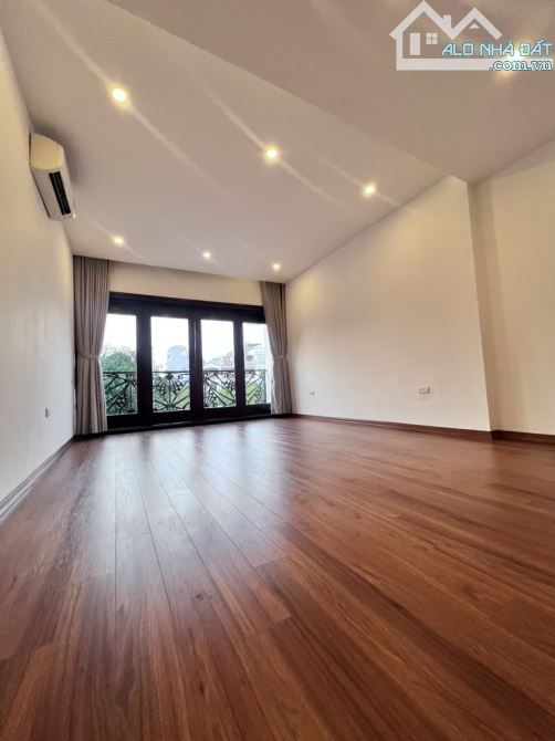 BÁN NHÀ TÁI ĐỊNH CƯ GIANG BIÊN-LONG BIÊN-VIEW VƯỜN HOA-OTO TRÁNH - 3