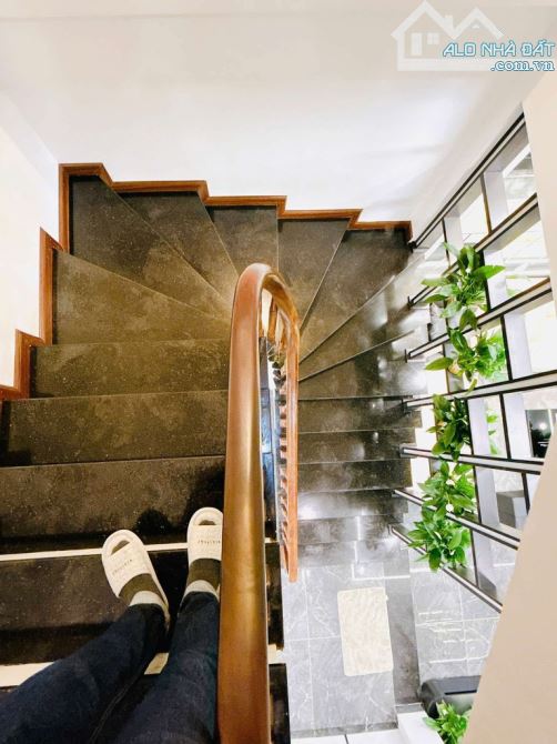 Bán nhà Đại La, lô góc, cách phố 30m, nội thất sang trọng, 56m2 x 4 tầng, giá 12 tỷ hơn - 3