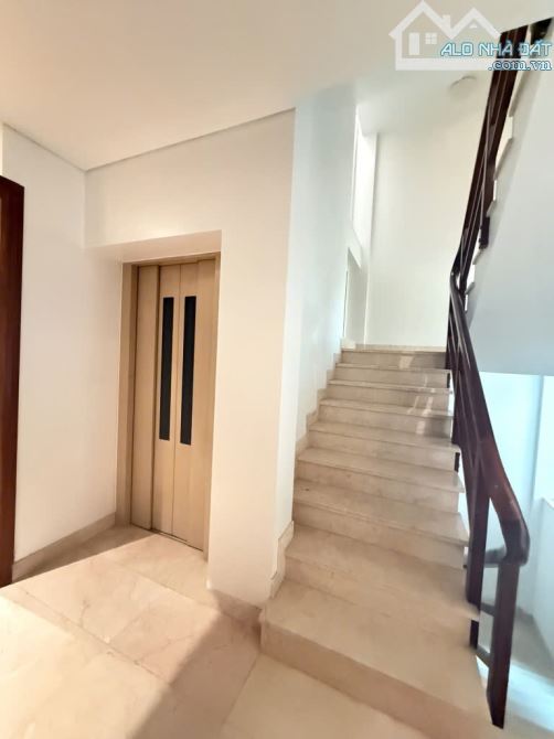 Cần Bán Biệt Thự Tây Nam Linh Đàm 180m2, 4 tầng, phố Bùi Quốc Khái - 3