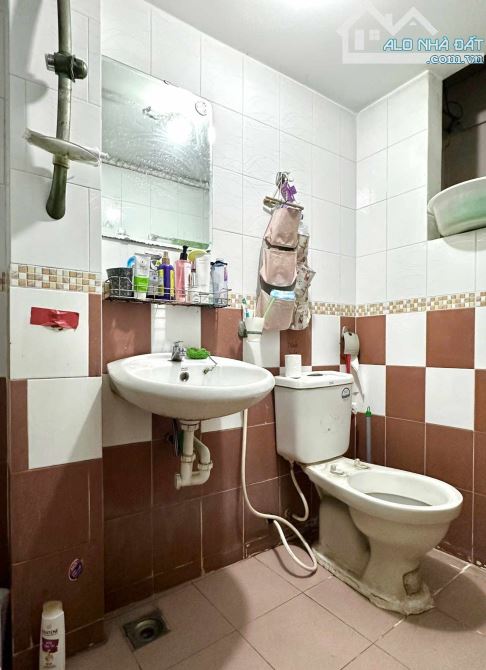 Bán nhà mặt tiền 4.5m Lạc Long Quân, gần khu du lịch Đầm Sen - 3
