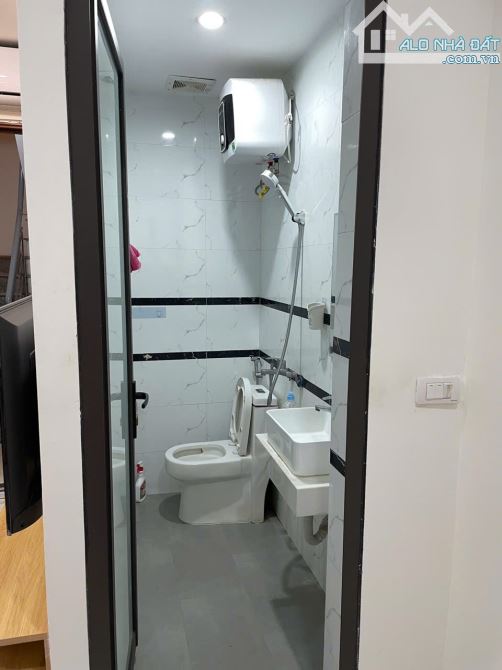Chính chủ cho thuê studio ccmn Đống đa thoáng sáng, sạch sẽ, thang máy, mới đẹp - 3