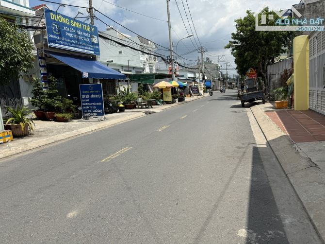 Bán nhà mặt tiền Thạnh Xuân 22, Quận 12 – DT 69m2 , sẵn mặt bằng kinh doanh - Giá 5.6 tỷ - 3