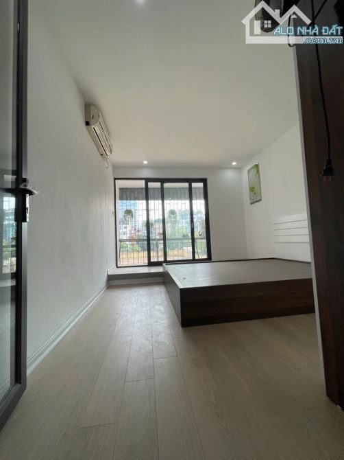 BÁN CĂN HỘ TẬP THỂ PHỐ VIP NGUYỄN CHÍ THANH – SỬ DỤNG 60M² – FULL NỘI THẤT – SỔ ĐỎ - 3