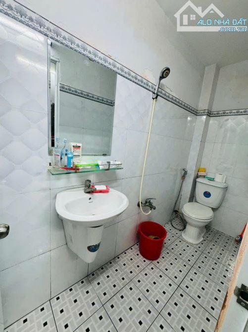 NHÀ 4 TẦNG HẺM XE HƠI P14 GÒ VẤP - GẤN SÁT MẶT TIỀN QUANG TRUNG - 3
